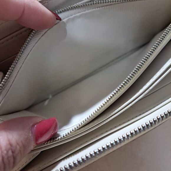 Authentic Louis Vuitton Vernis Enamal Patent Leather Zip Around Wallet - Picture 6 of 16